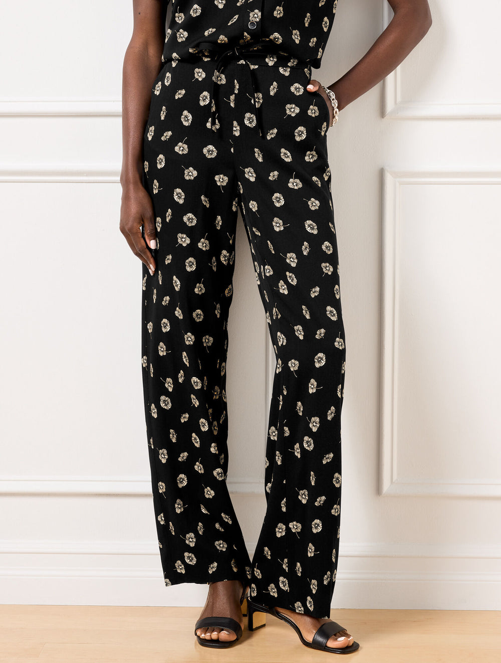BLACK/IVORY WIDE LEG PULL-ON PANTS - DECO FLOWERS | Talbots online