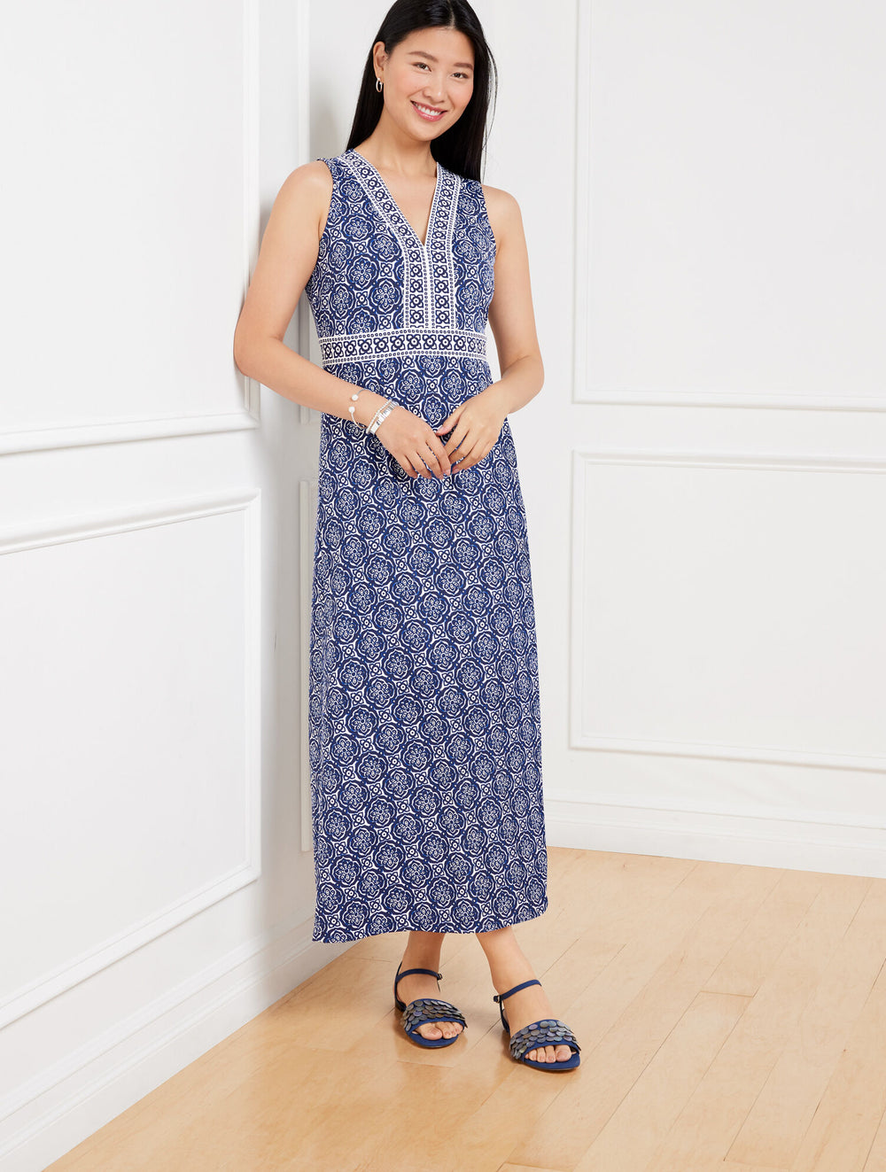 WHITE/INDIA INK EFFORTLESS JERSEY MAXI DRESS - PRETTY MEDALLION | Talbots US