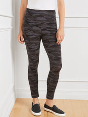 MUTED BLACK EVERYDAY STRETCH LEGGINGS - CAMO | Talbots near me