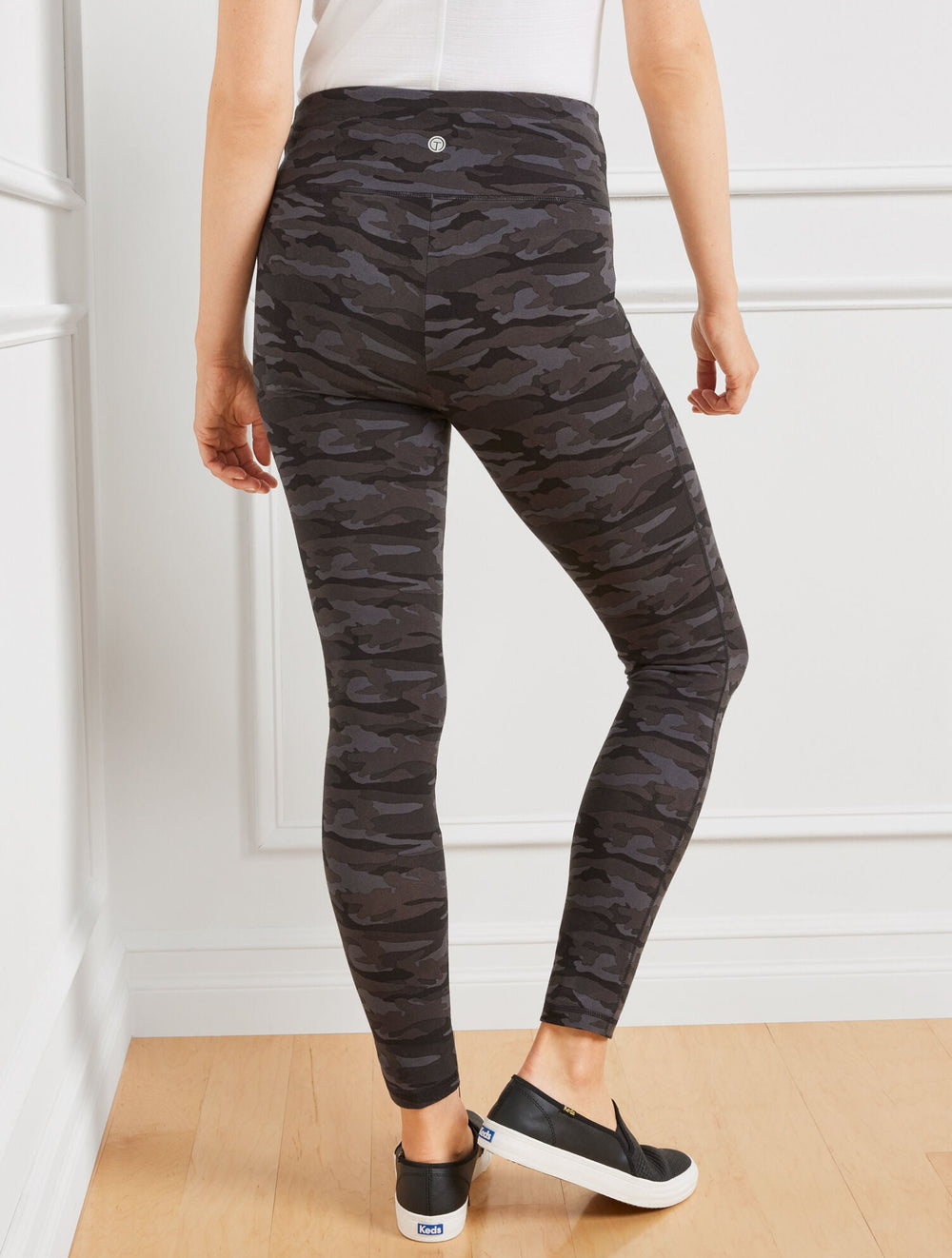MUTED BLACK EVERYDAY STRETCH LEGGINGS - CAMO | Talbots near me