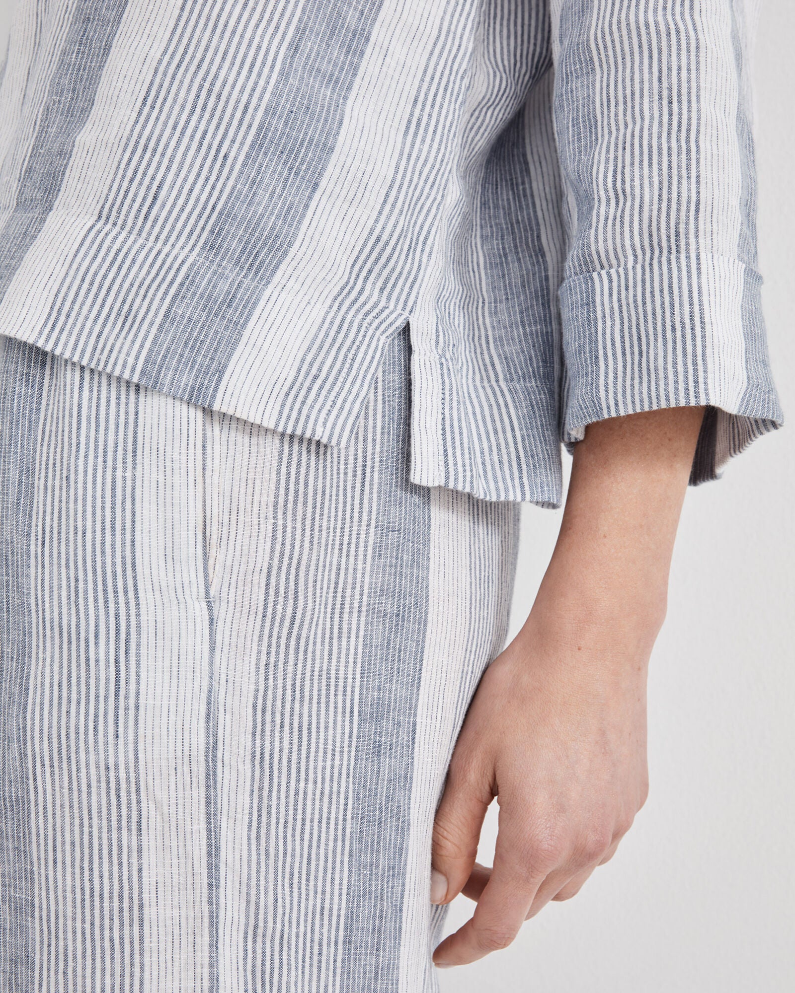 OMBRE STRIPE LINEN OMBRÉ STRIPE V-NECK TOP | Talbots US