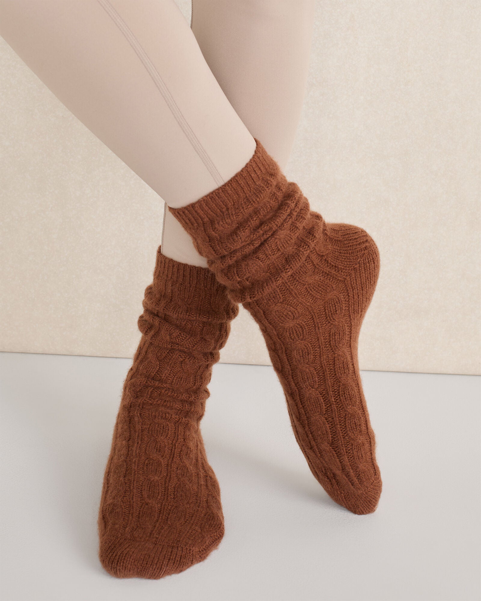 ALOE DONEGAL|BISCOTTI|BURGUNDY BERRY|CHALET HEATHER|DRIED MOSS HTHR|FEATHER|FRENCH ROSE FLEUR|LAVENDER|MESA HTHR|PLUM|STREAM|TWILIGHT CASHMERE BLEND CABLE KNIT SOCKS | Talbots US
