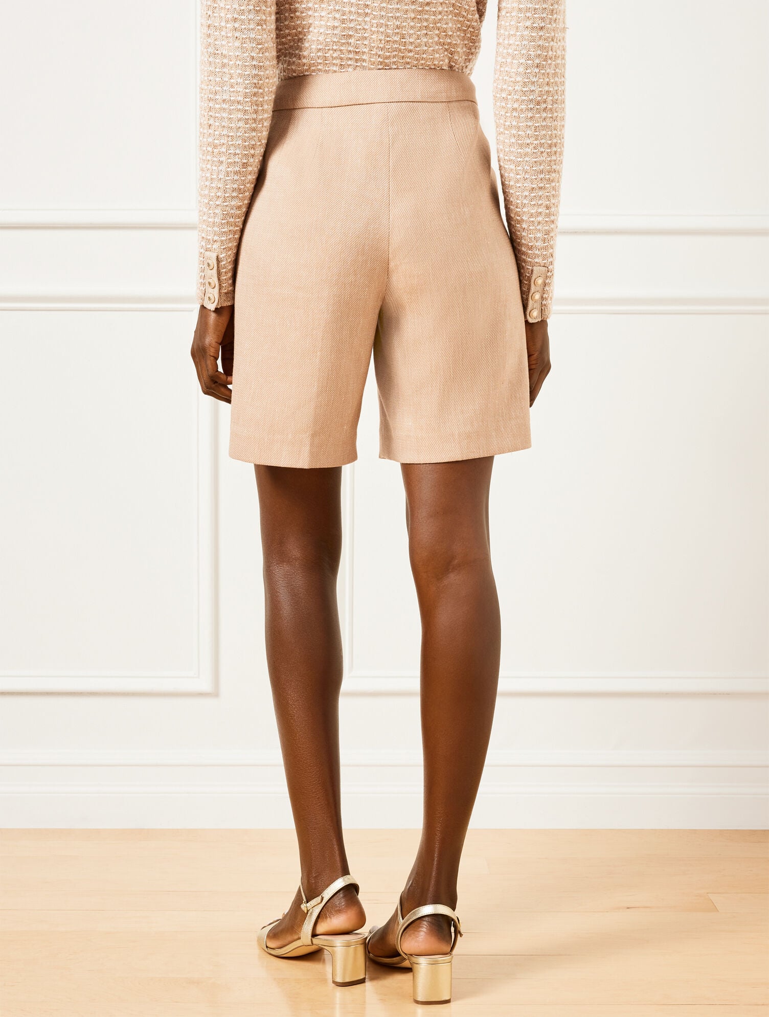 CAFE/IVORY TEXTURED STRETCH LINEN PLEATED SHORTS - 7” | Talbots near me