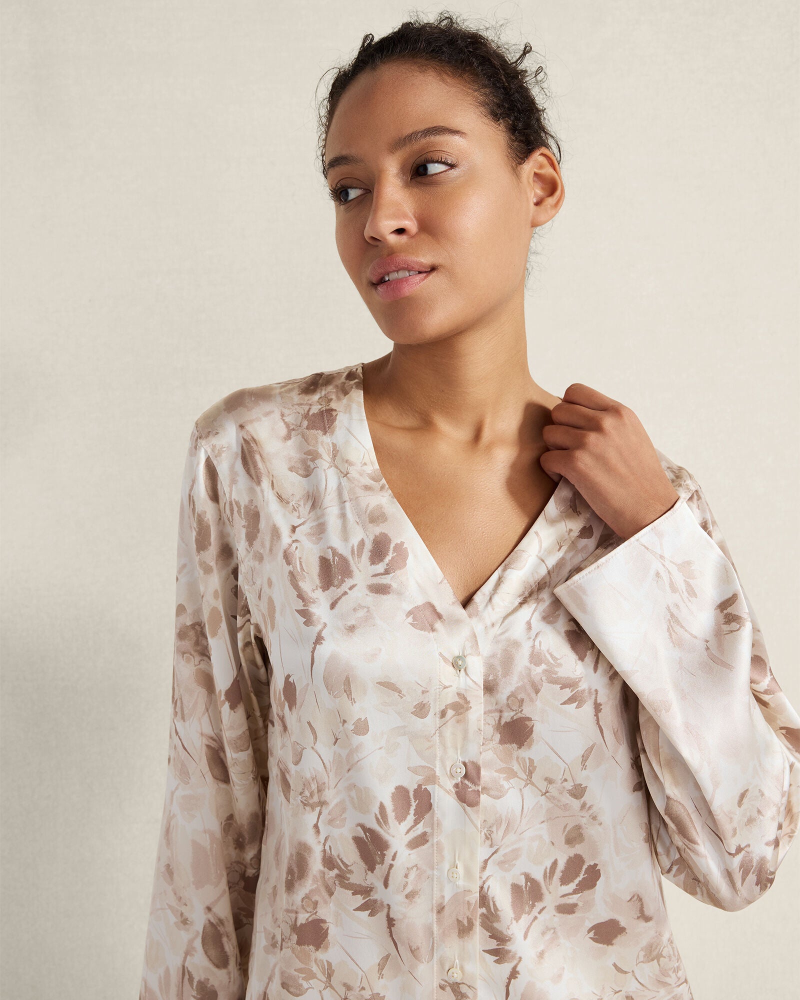 HAZE MULTI WASHABLE SILK V-NECK TRANQUIL FLORAL SLEEP TOP | Talbots discount
