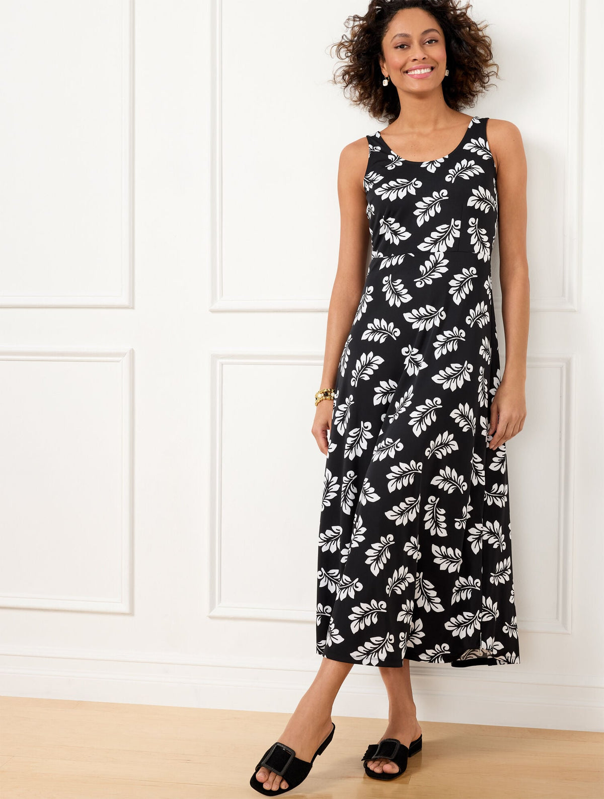BLACK/WHITE SLEEVELESS JERSEY MAXI DRESS - TOSSED FRONDS | Talbots online