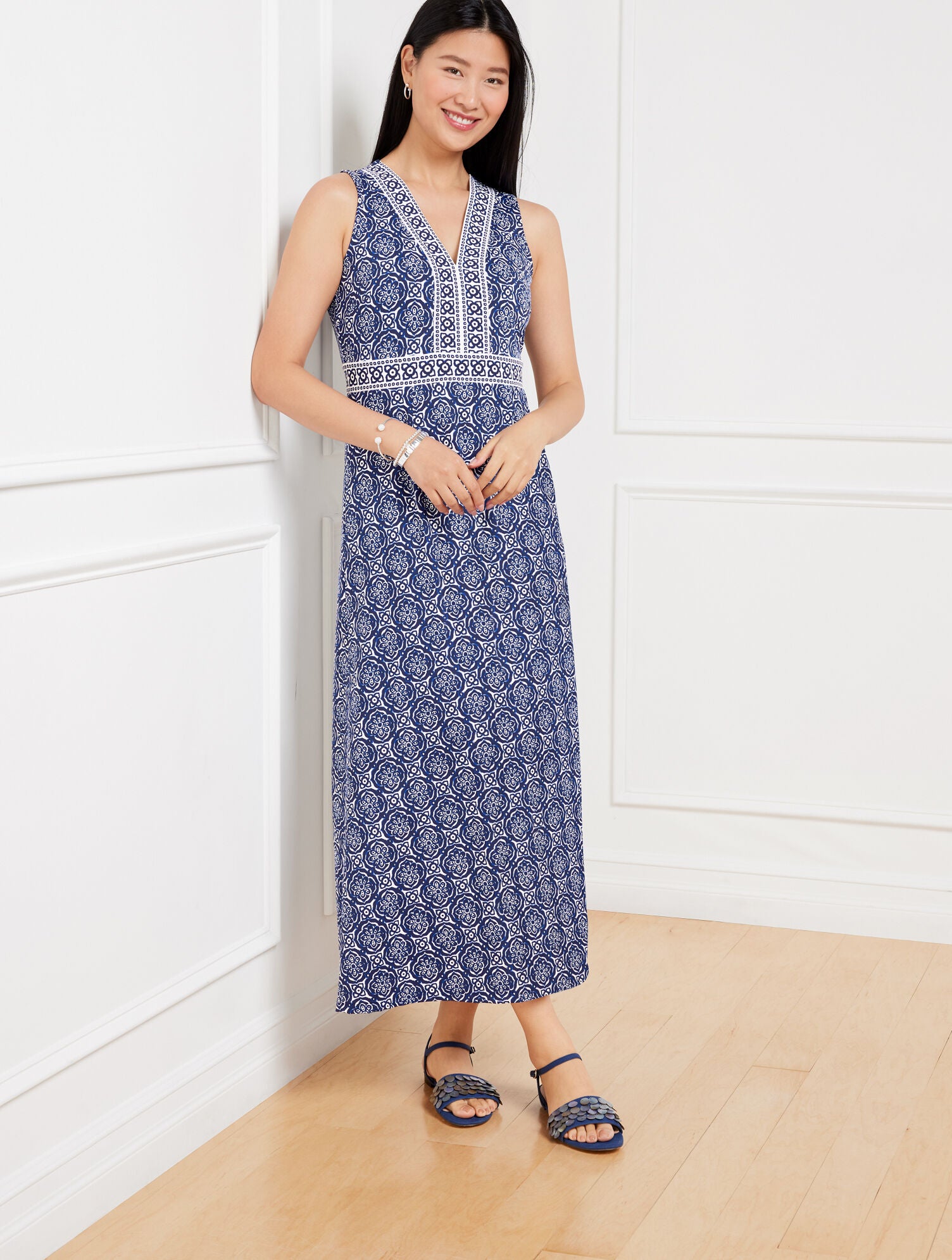 WHITE/INDIA INK EFFORTLESS JERSEY MAXI DRESS - PRETTY MEDALLION | Talbots US