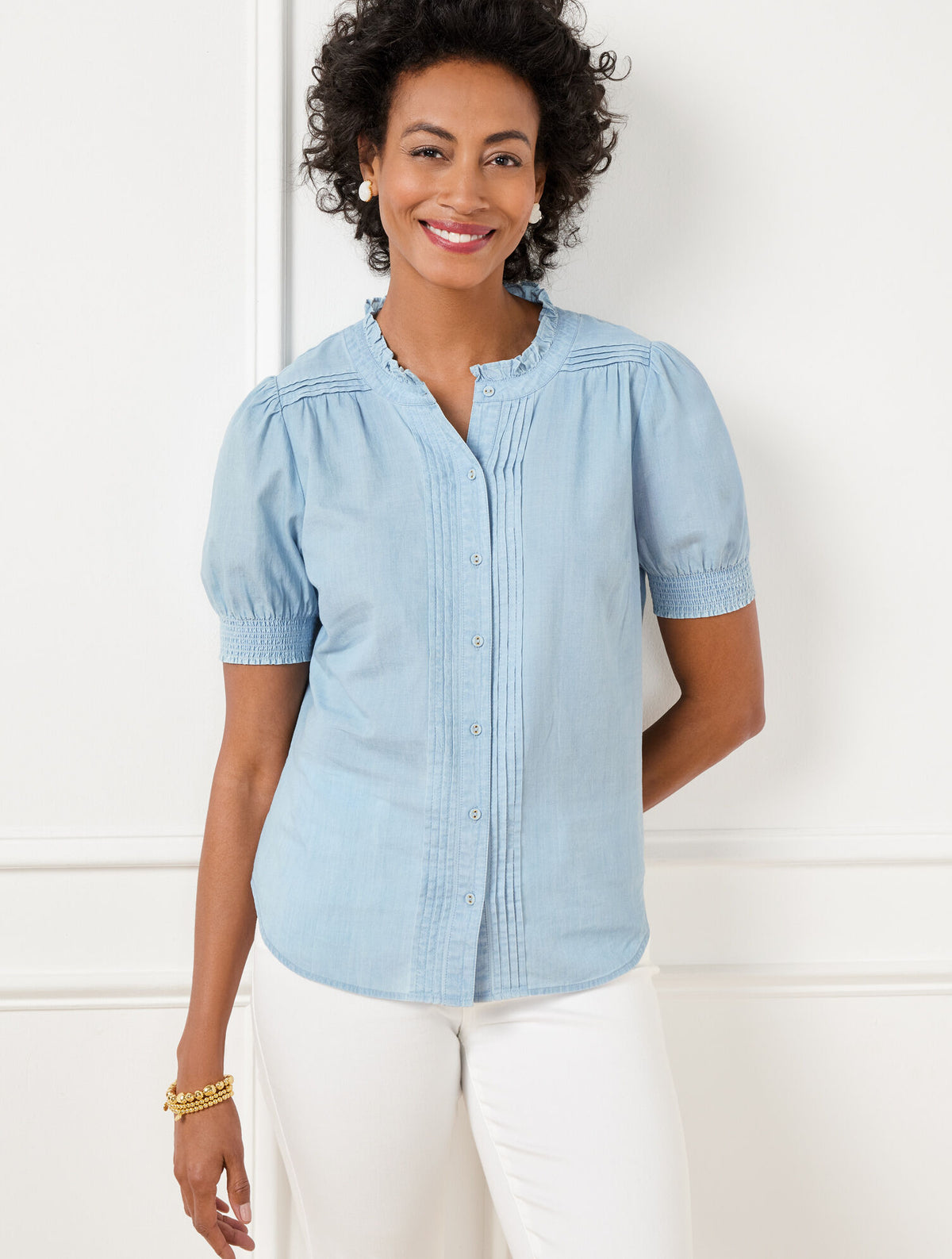 LIGHT SURF WASH STITCH PLEAT CHAMBRAY TOP | Talbots US