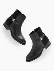 BLACK,5M,Medium