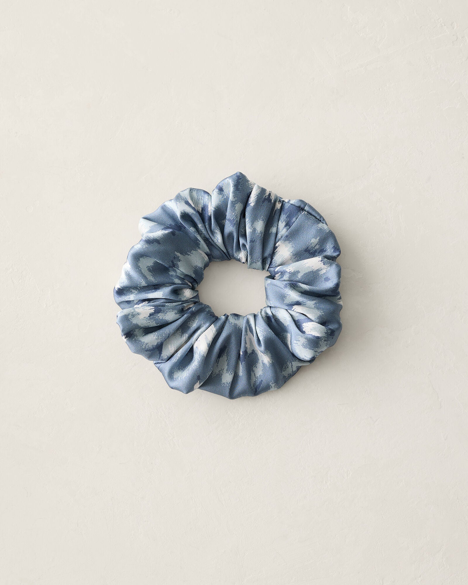 INDIGO FOURRURE PRINT WASHABLE SILK WAVE SCRUNCHIE | Talbots online