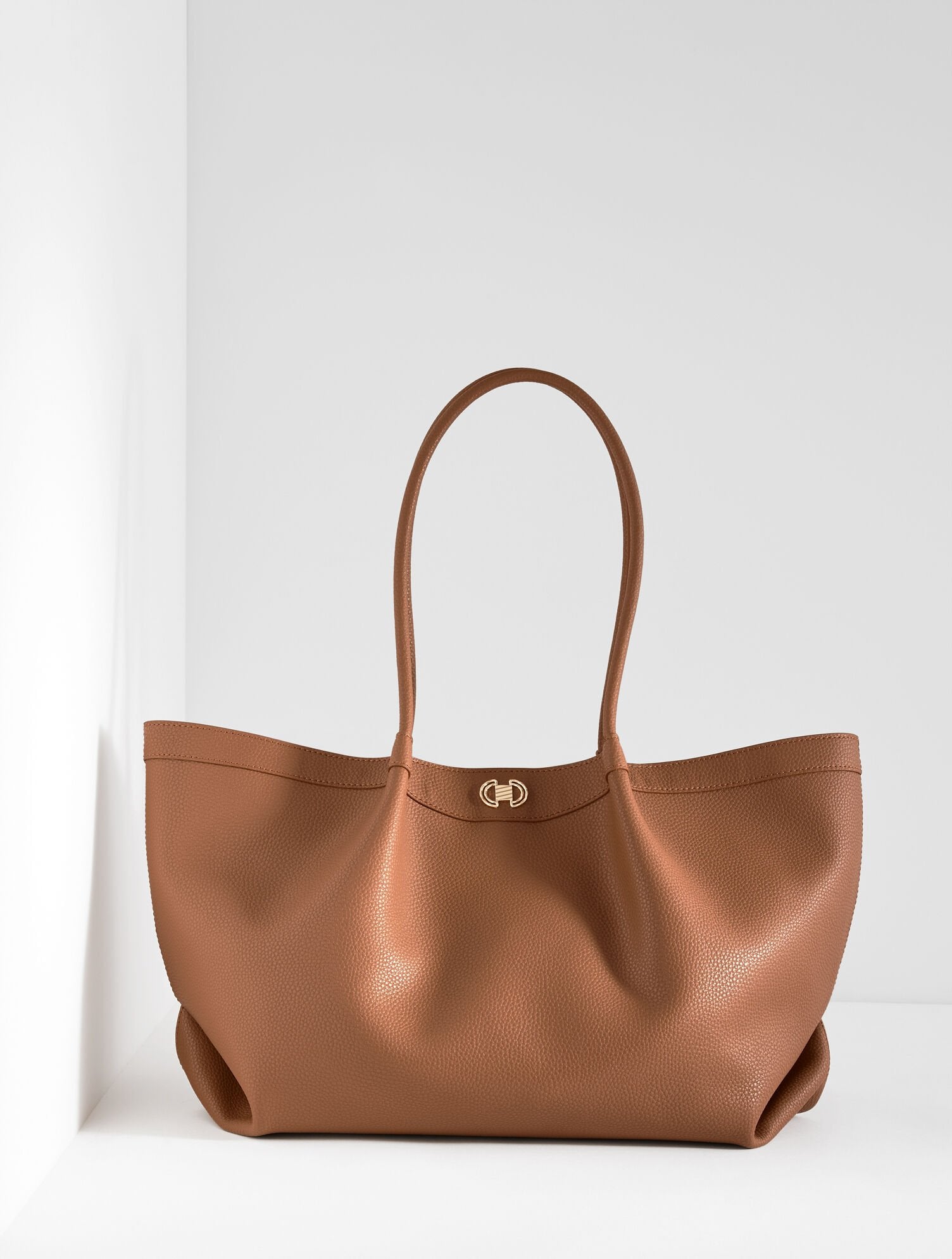 JASPER KATHARINE PEBBLE LEATHER TOTE | Talbots on sale