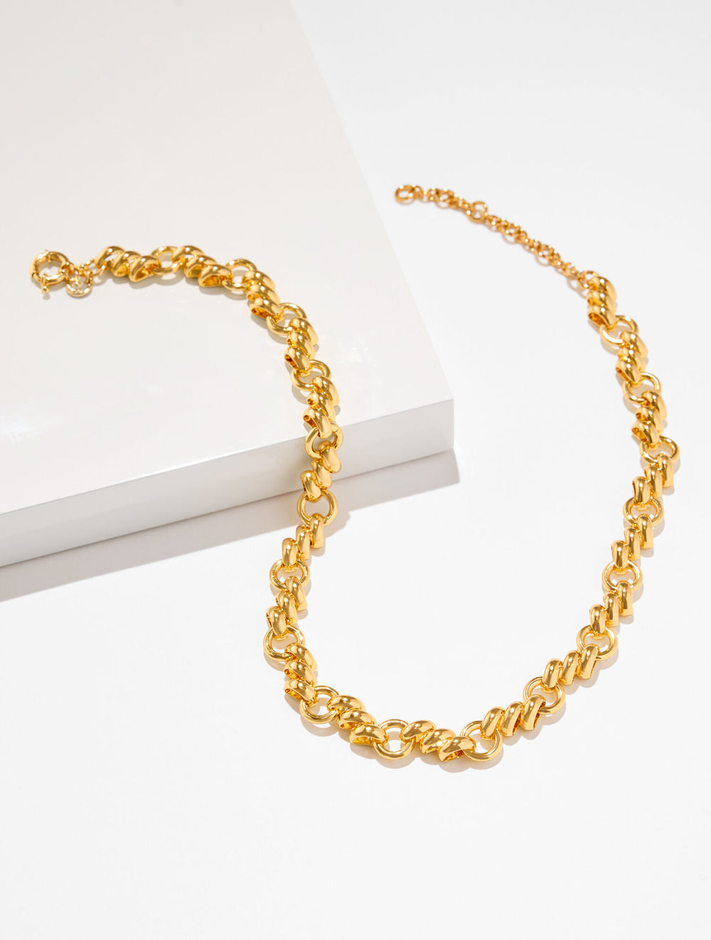 GOLD TRI LINKS NECKLACE | Talbots online